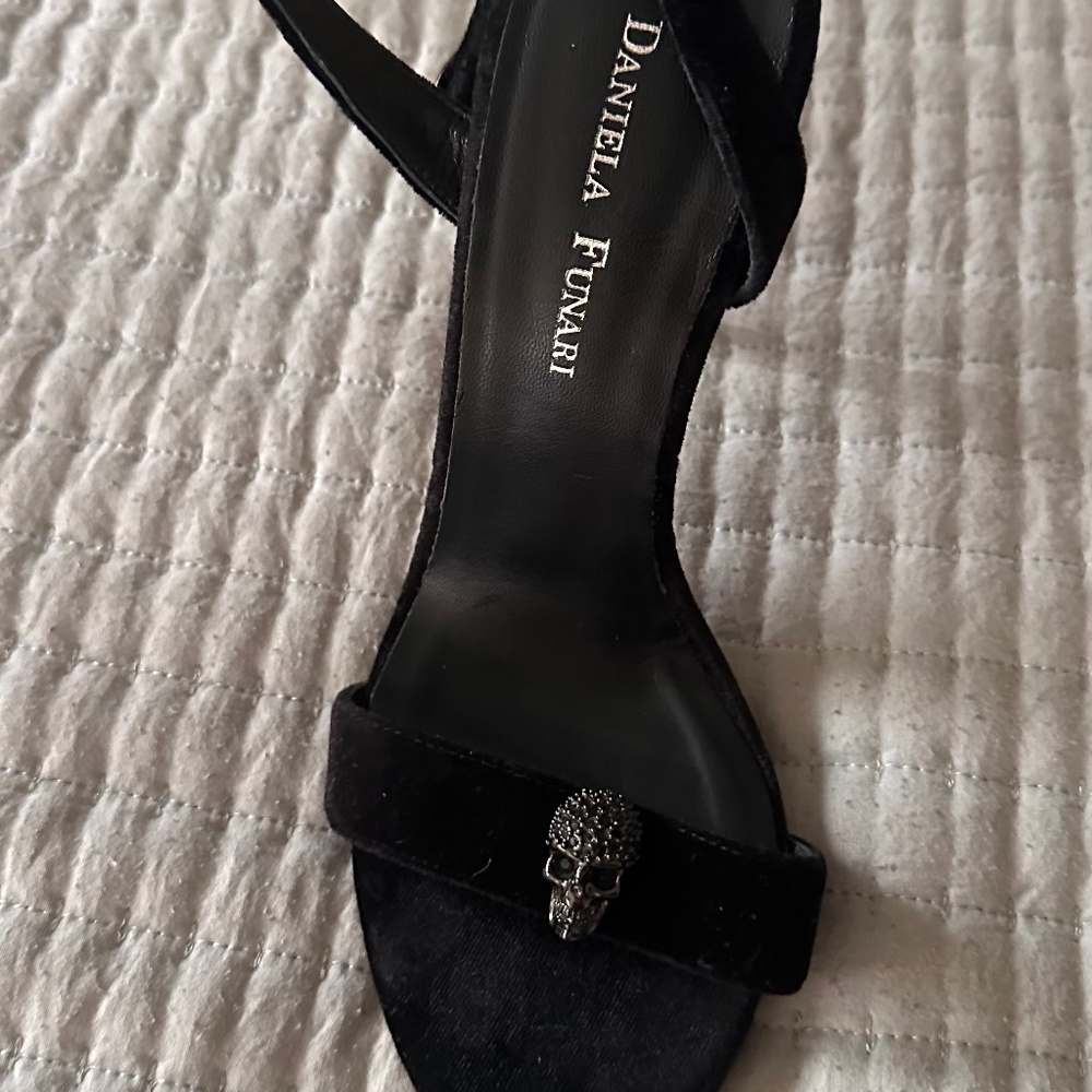Daniela Funari heels